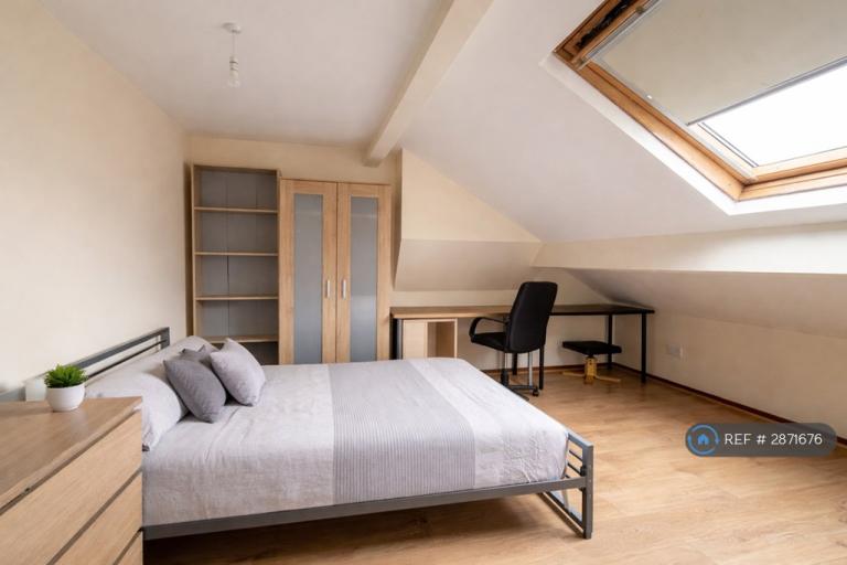 4 bedroom house in Crookesmoor Road, Sheffield, S6 (4 bed) (#2871676)