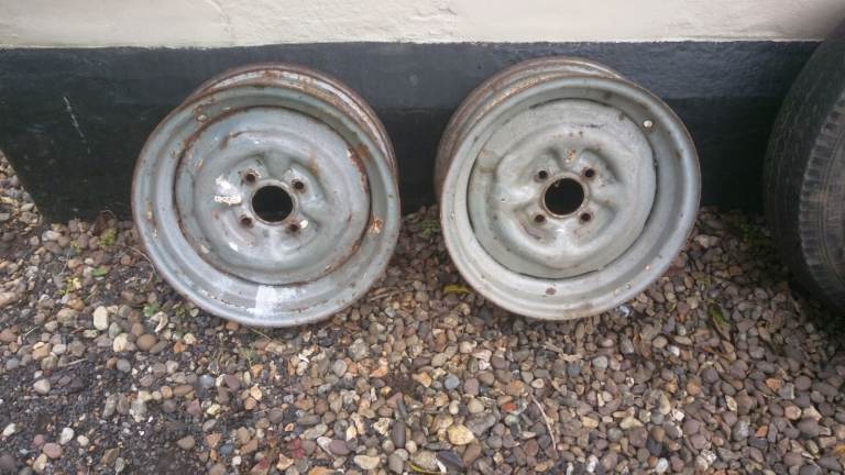 Triumph Vitesse or GT6 Wheels