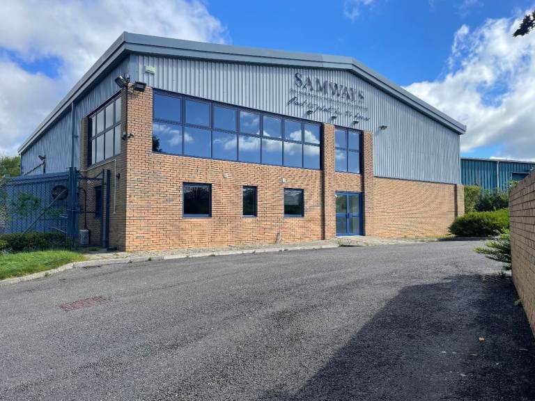 Warehouse To Let in Bridport