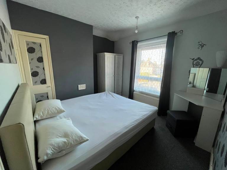 Private room for rent