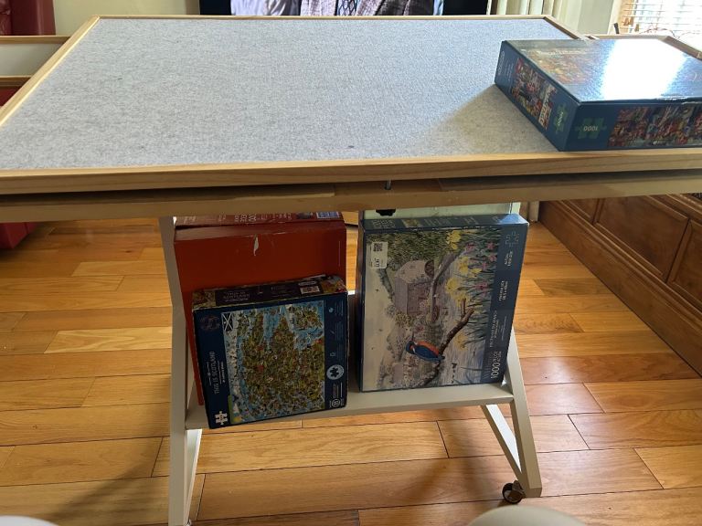 Large Jigsaw Puzzle Board with Stand – Great Condition