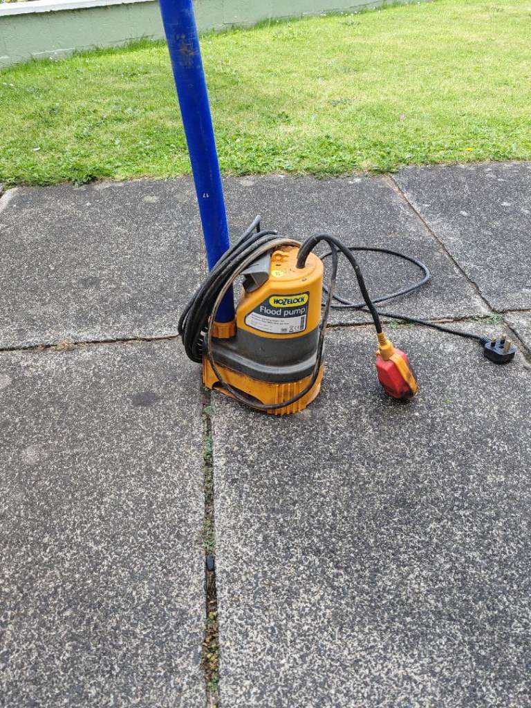 Various garden and power tools 
