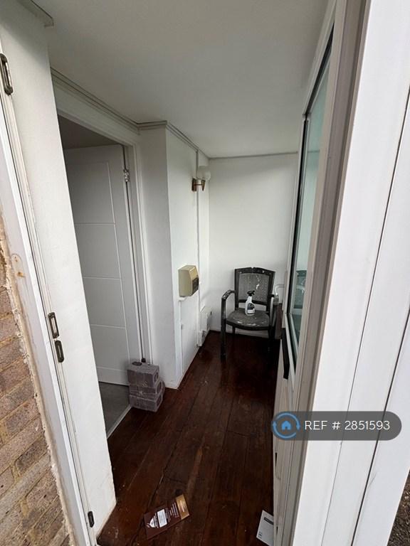 1 bedroom flat in Heywood Drive, Luton, LU2 (1 bed) (#2851593)