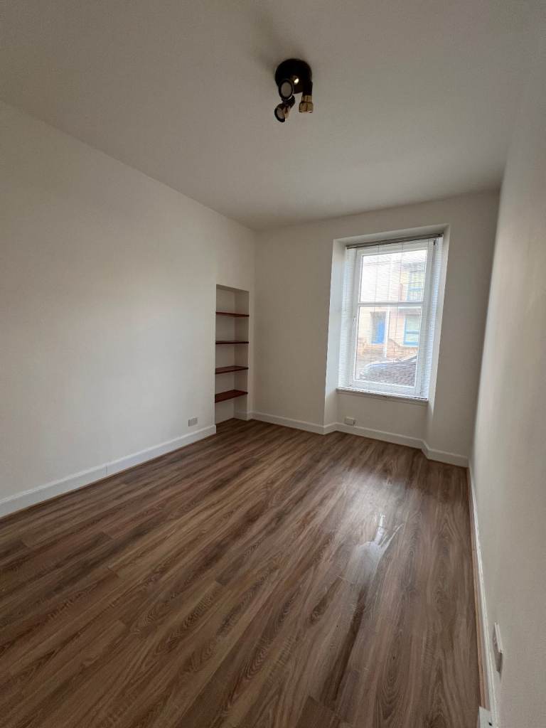 One Bed Unfurnished Ground Floor Flat - Broughty Ferry