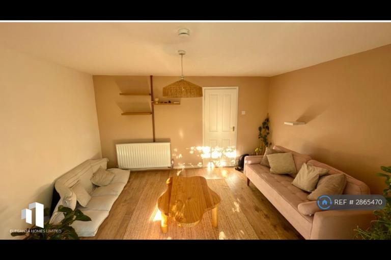 2 bedroom flat in Amblecote House, Cambridge, CB1 (2 bed) (#2865470)
