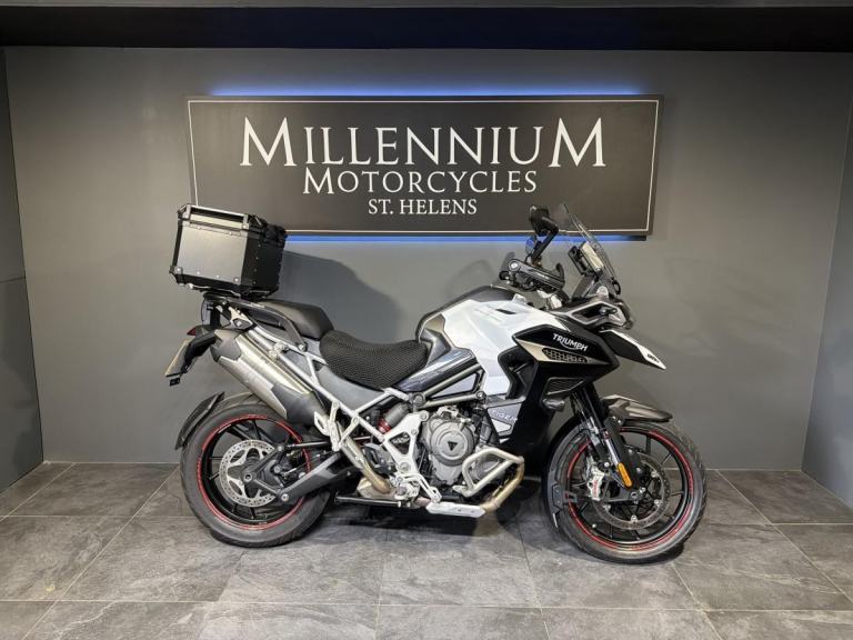 2023 TRIUMPH TIGER 1200 GT EXPLORER ADVENTURE TOURING MOTORCYCLE WITH TOP BOX
