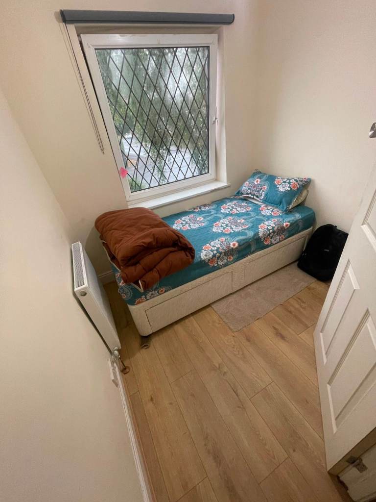 Small Room in Shared House
