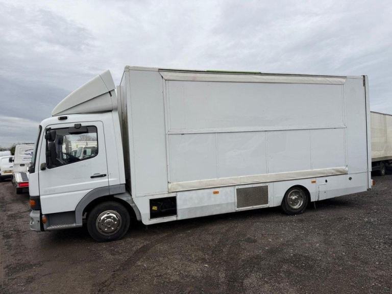 2004 54 MERCEDES-BENZ  4.2L 815 ATEGO 7.5 TONNE EXHIBITION DISPLAY SHOW VEHICLE
