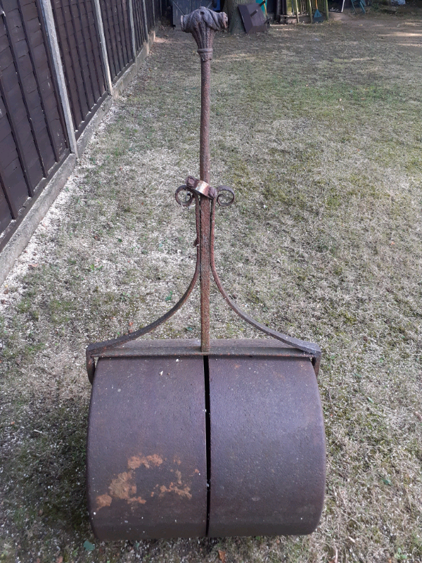 GARDEN ROLLER