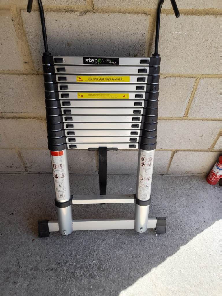 Step-On Extendable Ladder – Good Condition