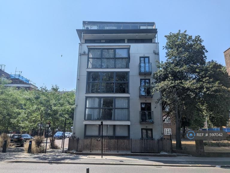2 bedroom flat in Queensbridge Road, London, E2 (2 bed) (#597042)