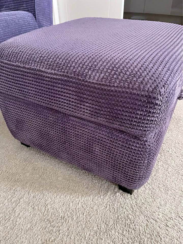 DFS STORAGE FOOTSTOOL/OTTOMAN - COLOUR LILAC - 59x56xH40cm