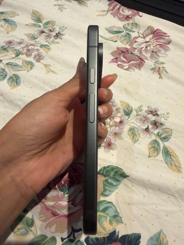 Google Pixel 10  (Charcoal) - Excellent Condition, Like New