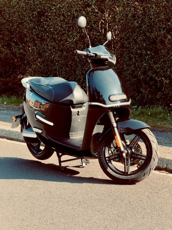 Horwin EK3 Electric EV Moped / Motorcycle – Dual Battery – 62mph – ONLY 170 Miles – 07/2025