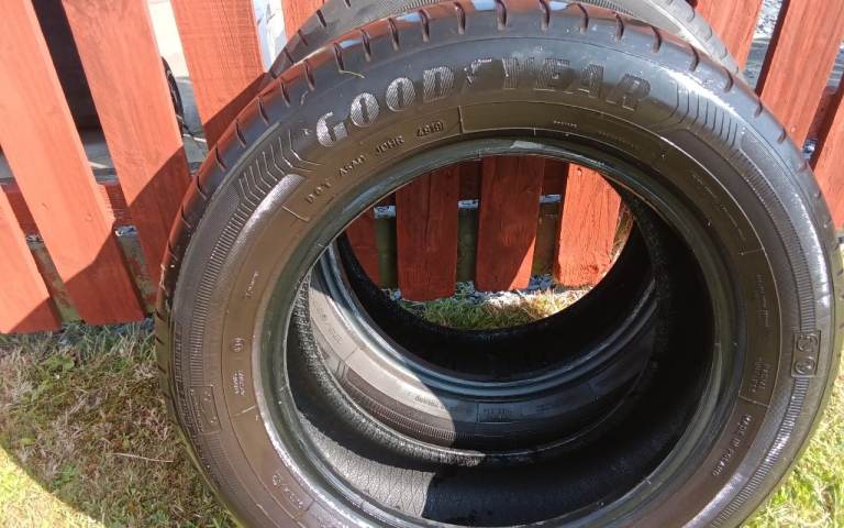 Car tyres 2 goodyear tyers.