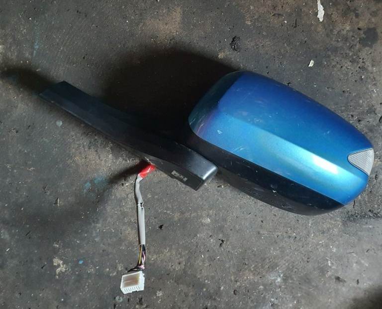 Honda Insight Left Side Wing Mirror Blue Case Only Broken Glass 2011