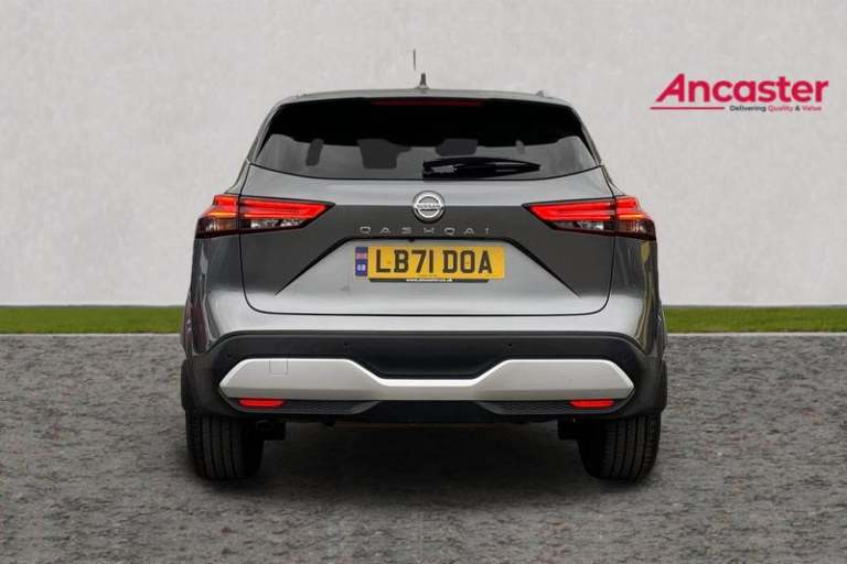 2021 Nissan Qashqai 1.3 DiG-T MH N-Connecta [Glass Roof] 5dr Manual Hatchback Petrol Manual