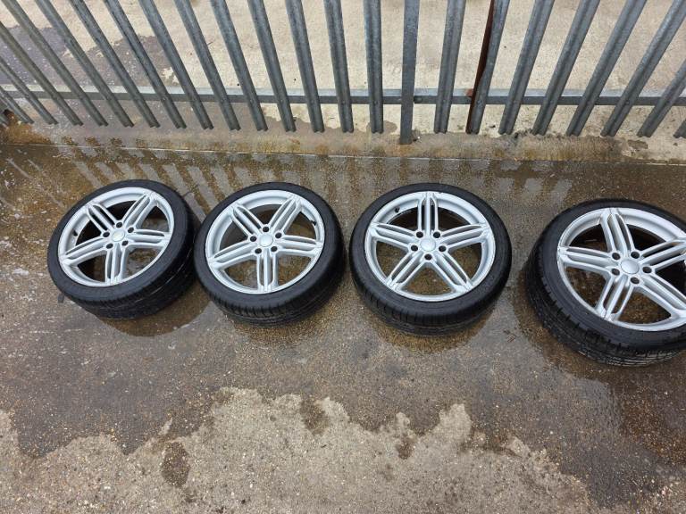 Full set of 18" wheels with great tyres VW Audi Skoda Seat