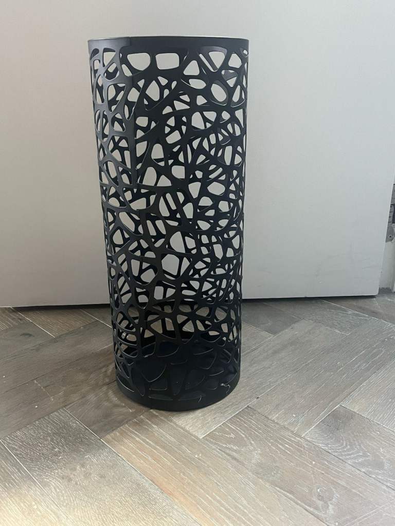 Decorative Black Metal Umbrella Stand /Storage Basket 