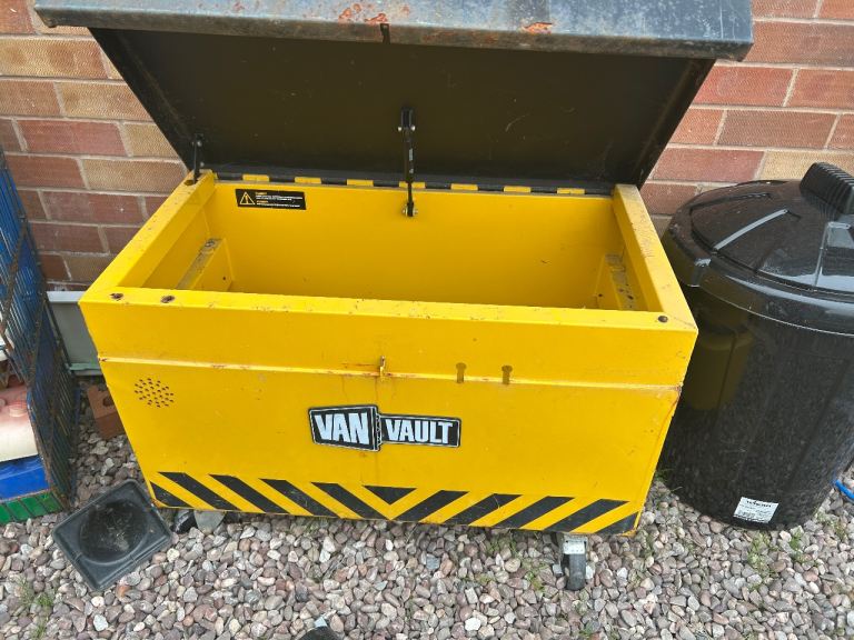 Van vault