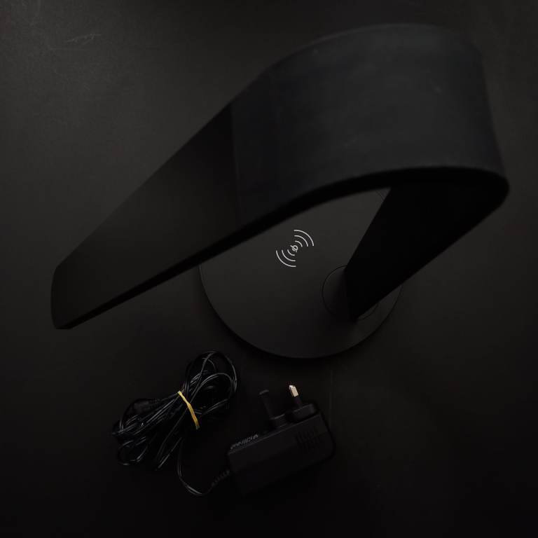 ARC SMART WIRELESS CHARGING LAMP