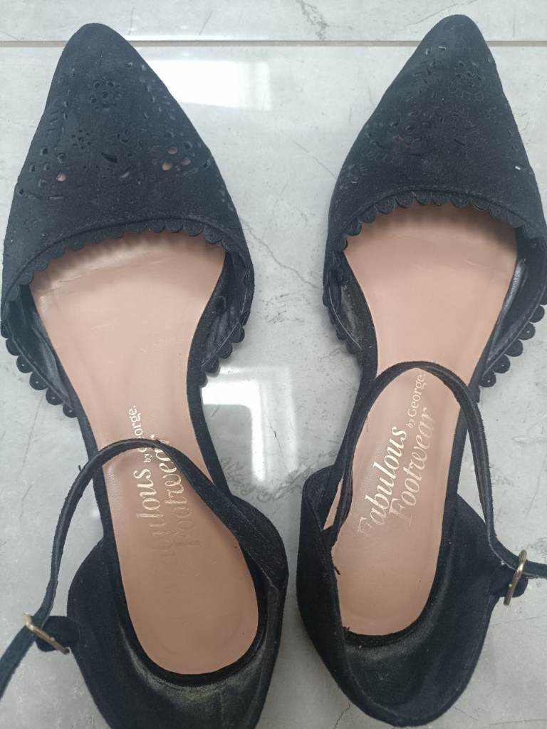 Fabulous Footwear Black Suede Flats – Good Condition