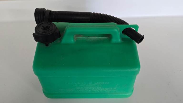   Unipart 5l petrol can 