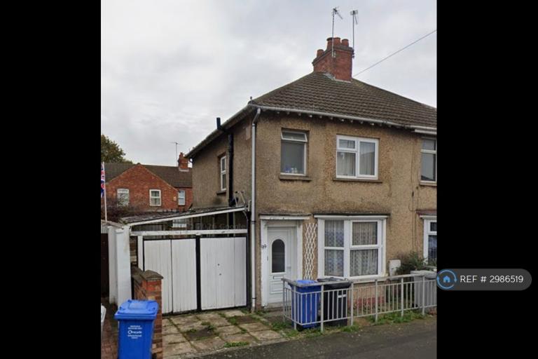 3 bedroom house in Edmund St, Kettering, NN16 (3 bed) (#2986519)