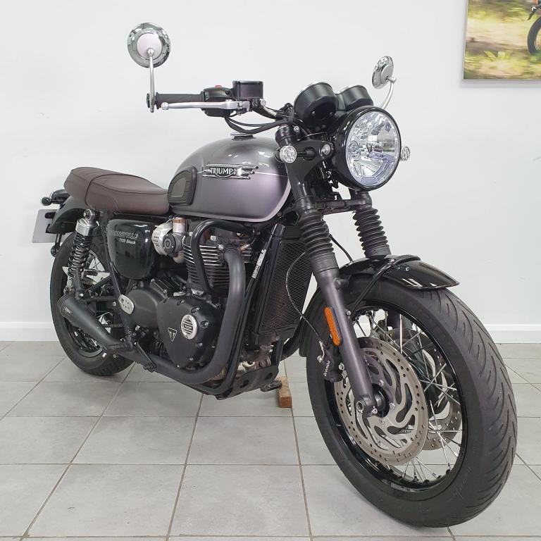 2024 TRIUMPH BONNEVILLE T120 BLACK GRAPHITE 4633 MILES FSH MOTONE EXHAUST