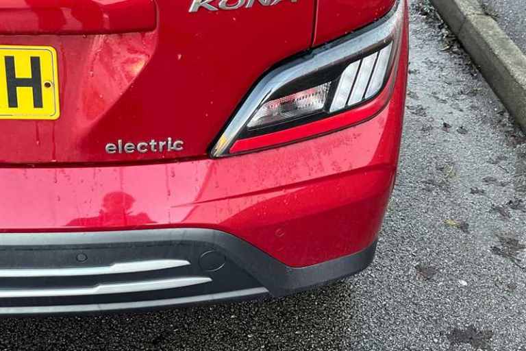 2022 Hyundai KONA 64kWh Premium SUV 5dr Electric Auto (10.5kW Charger) (204 ps) SUV Electric Auto...