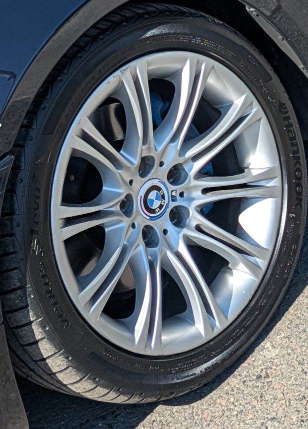 Bmw mv2 alloy wheels from a 2006 5series