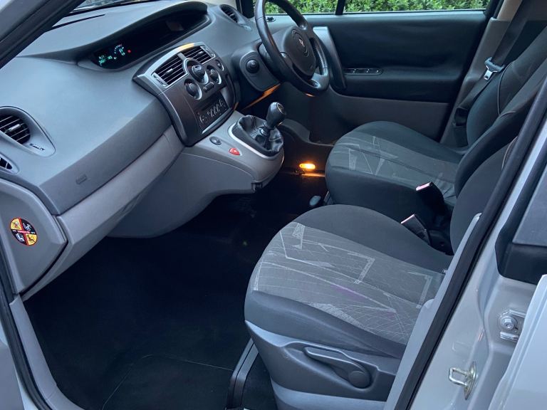 Low Mileage Renault Grand Scenic 2.0 16v