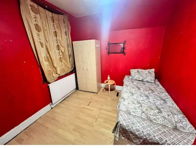 Spacious & Cosy Double Room For Rent AT E17 7PJ