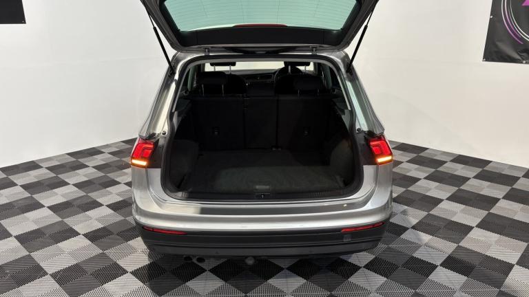 VOLKSWAGEN TIGUAN 2.0 TDI BlueMotion Tech SE Navigation 2016