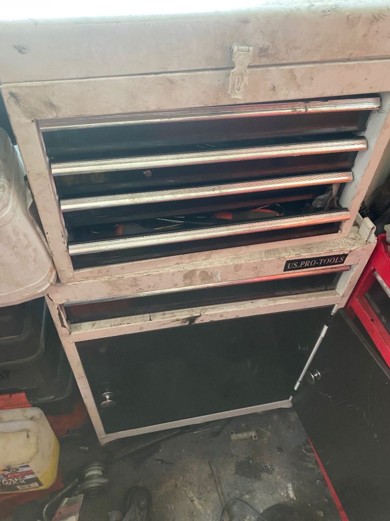 US. PRO- TOOLS BOX WITH TOOLS
