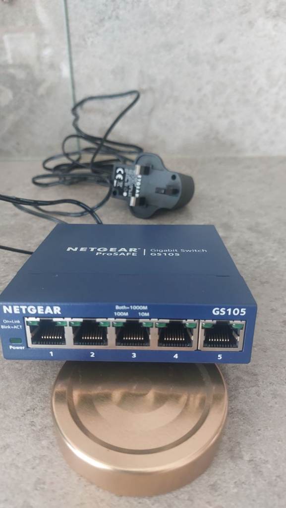 Netgear GS 105 switch