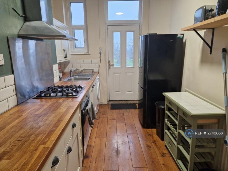 3 bedroom flat in Normanton Terrace, Newcastle Upon Tyne, NE4 (3 bed) (#2740668)