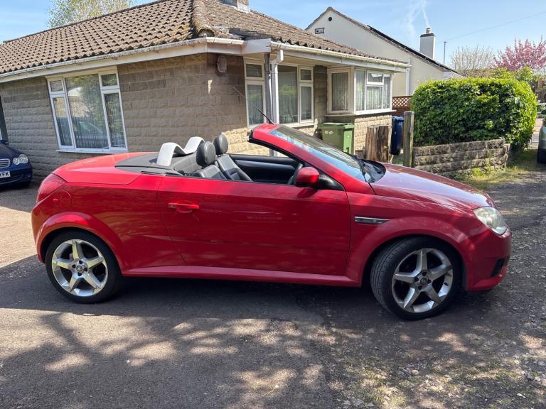 2007 Vauxhall Tigra 1.4i 16V Exclusiv 2dr CONVERTIBLE Petrol Manual
