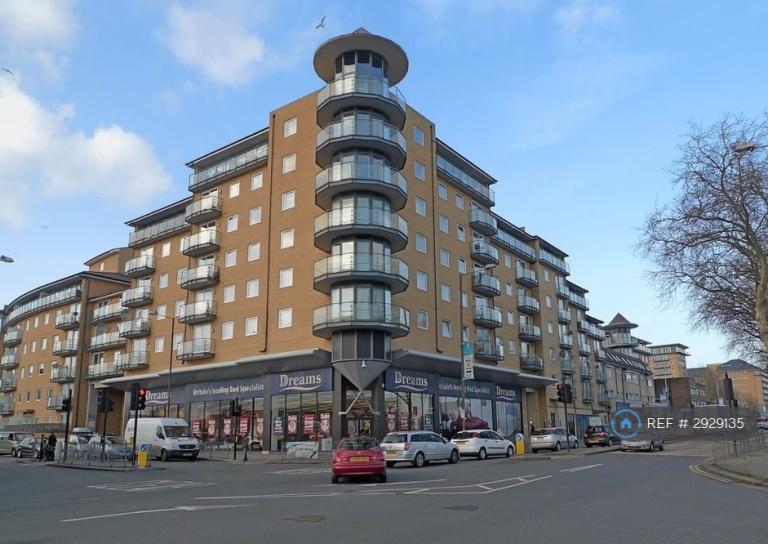 1 bedroom flat in Berberis House, Feltham, TW13 (1 bed) (#2929135)