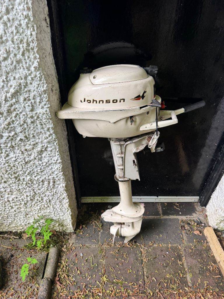 Johnson Outboard Motor - 3hp Model JH-21E