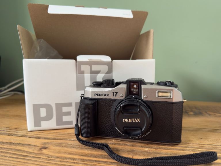 Pentax 17 35mm half frame film camera Boxed