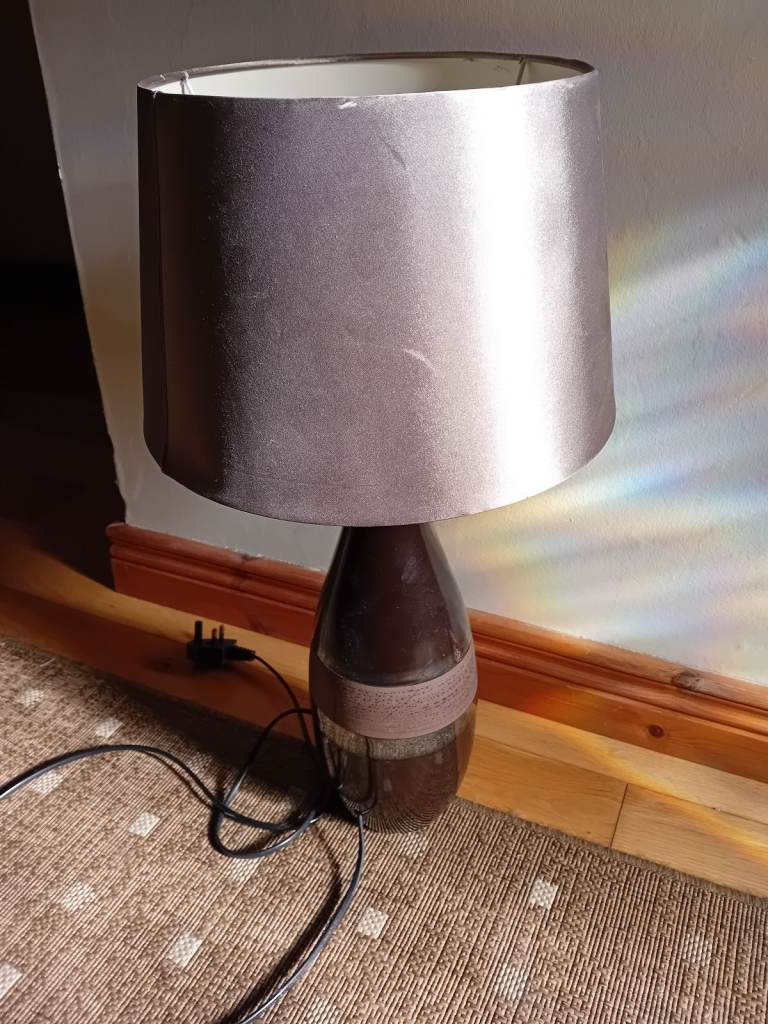 Table lamp