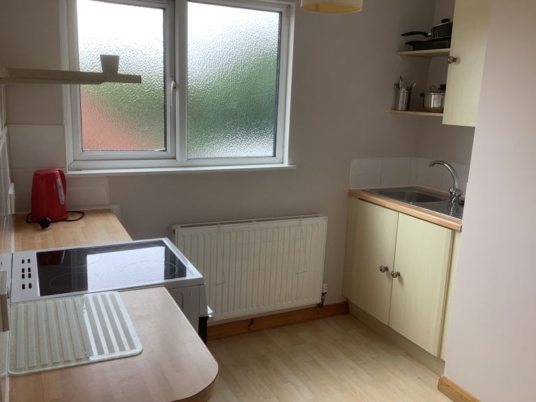 Small flat to rent, suitable for one person, preferably female.