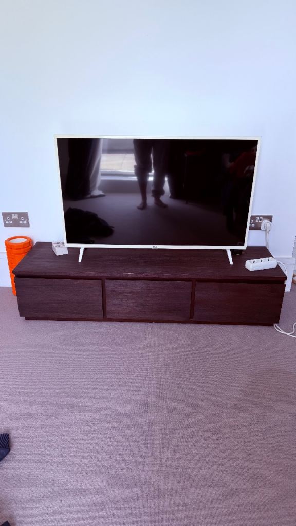 Eva - Solid mahogany TV Stand 135 cm