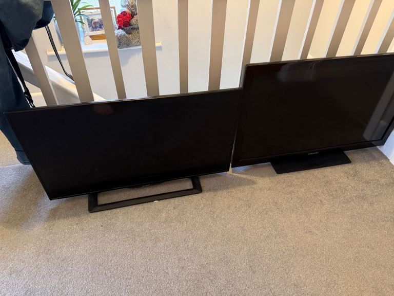 2 40 inch tvs (30 pounds each)