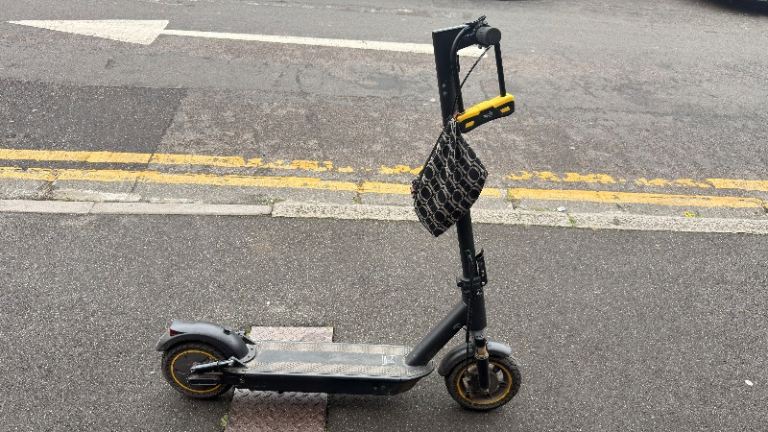 AOVOPRO ESMAX 500W 14.5Ah Dual Suspension Dual Brake 10 inch Air Tyre Foldable Electric Scooter