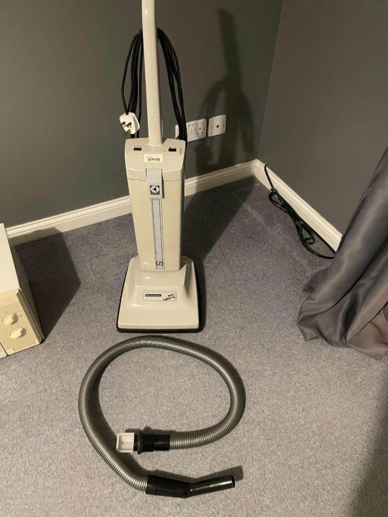 image for Vacume Electrolux twin turbo DL 