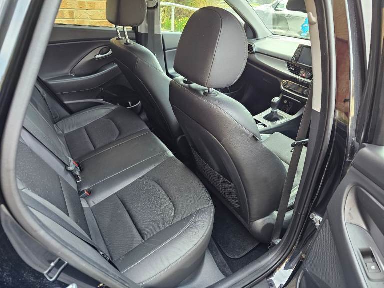 Hyundai I30 Premium 2017 1.6 CRDI