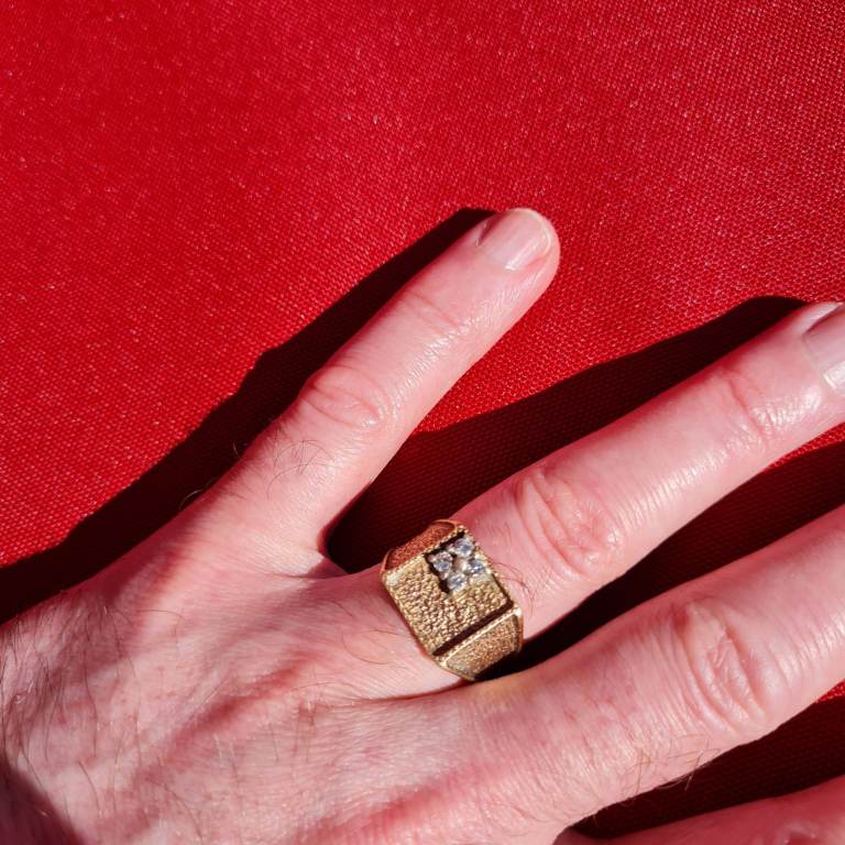 9 Caret Gold Ring with 4 Diamonds 