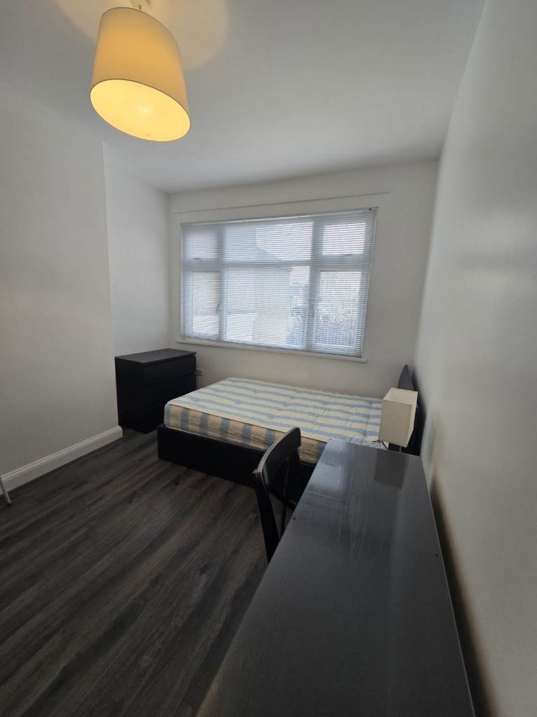 Double room to rent in Wembley 